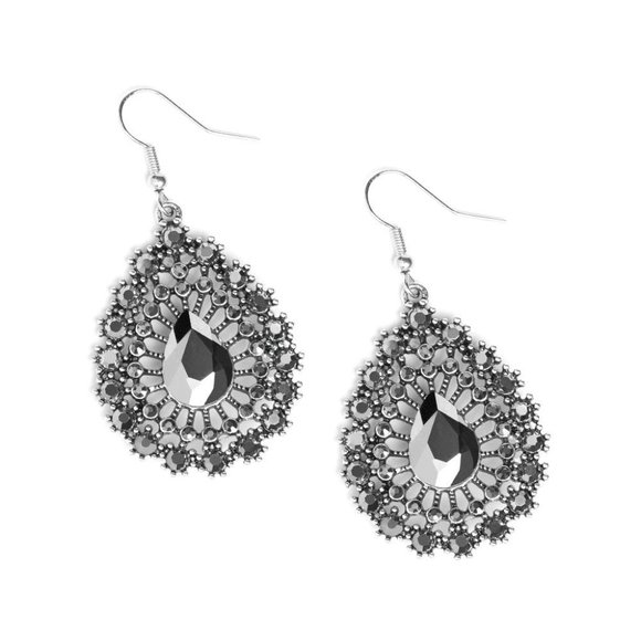 paparazzi Jewelry - Insta Classic Silver Earrings